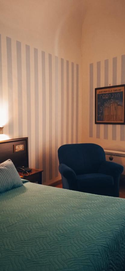 Hotel Plaza 칼타니세타 외부 사진